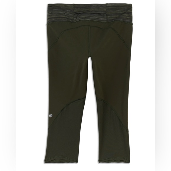 Lululemon Vent It Out Crop
Gator Green / Cyber Stripe Gator Green Black -6 - Picture 3 of 5